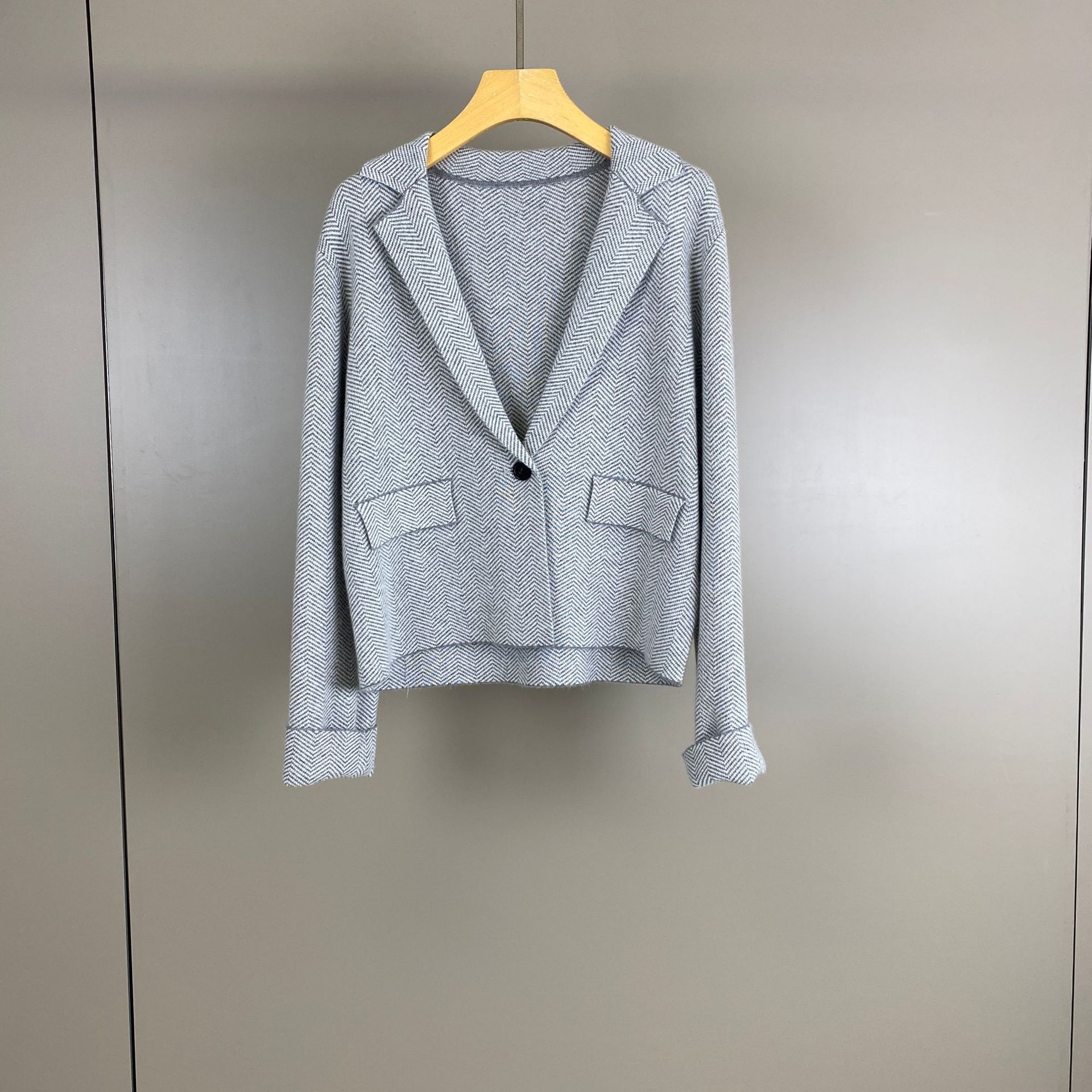 Новинка осень-зима 2026: кашем – обзор и цена Wool Coat Peacoat